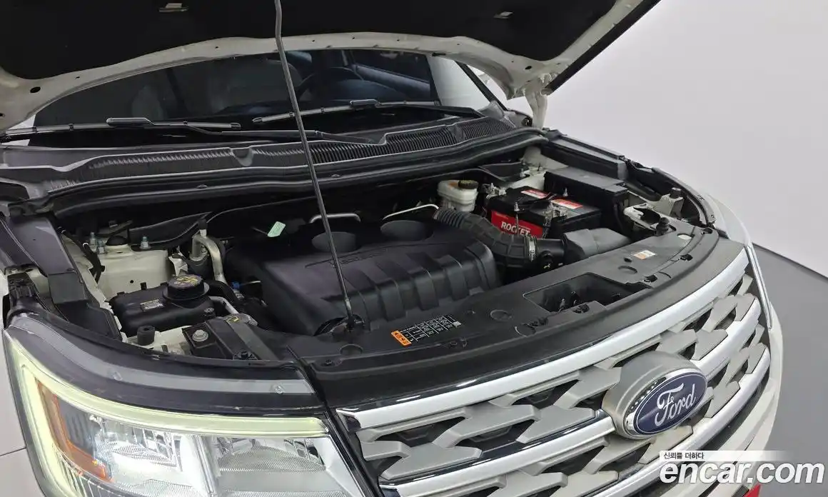 Ford Explorer 2018 2.3 Автомат в Москве № 280930, фото 10