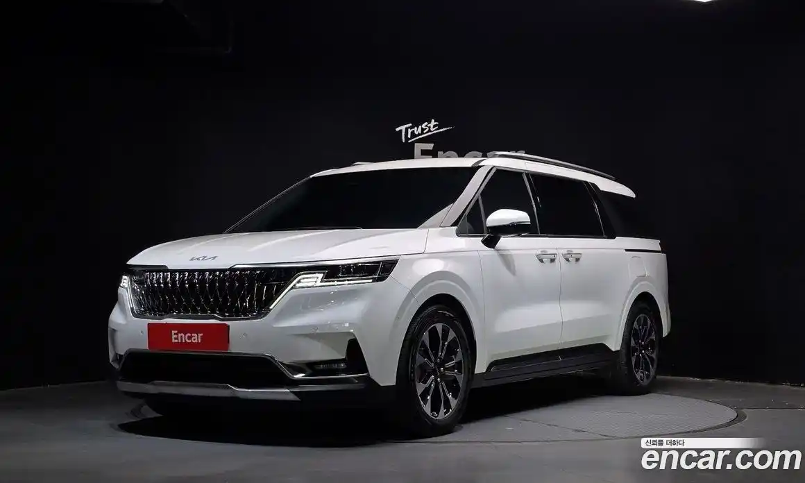 Kia Canival 2023 3.5 Автомат в Москве № 287778, фото 13