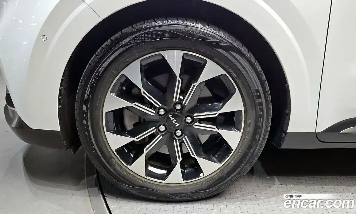 Kia Canival 2023 3.5 Автомат в Москве № 287778, фото 15