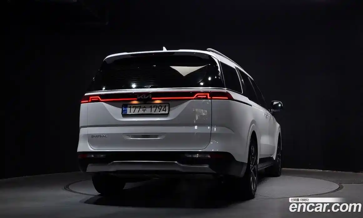 Kia Canival 2023 3.5 Автомат в Москве № 287778, фото 19