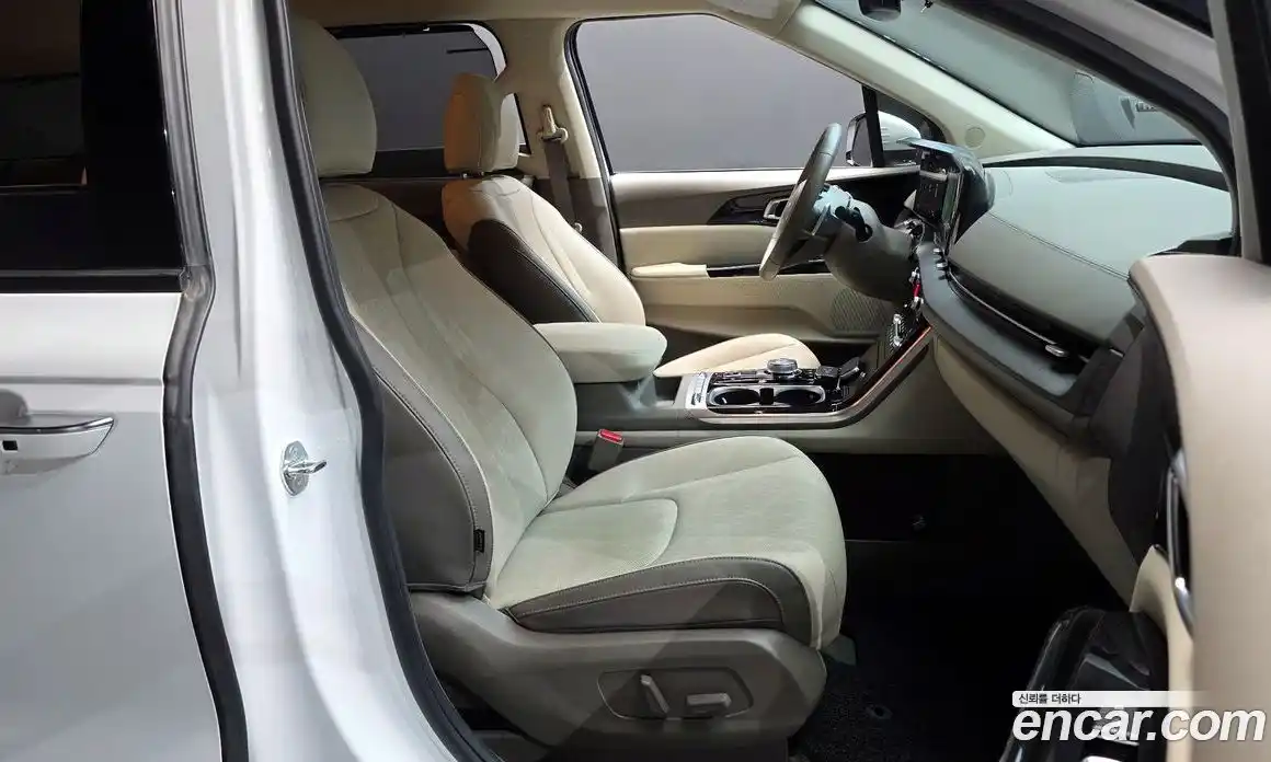 Kia Canival 2023 3.5 Автомат в Москве № 287778, фото 6