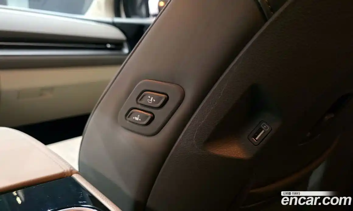 Kia Canival 2023 3.5 Автомат в Москве № 287778, фото 9