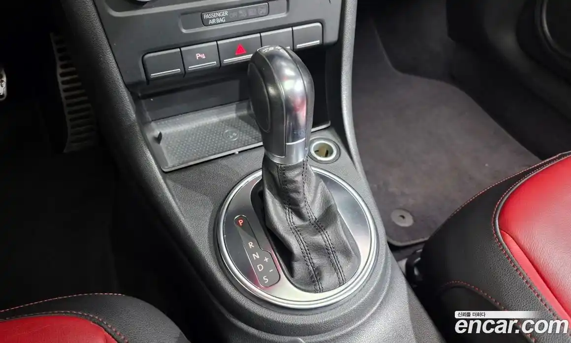 Volkswagen Beatle 2014 2.0 Автомат в Москве № 301352, фото 17