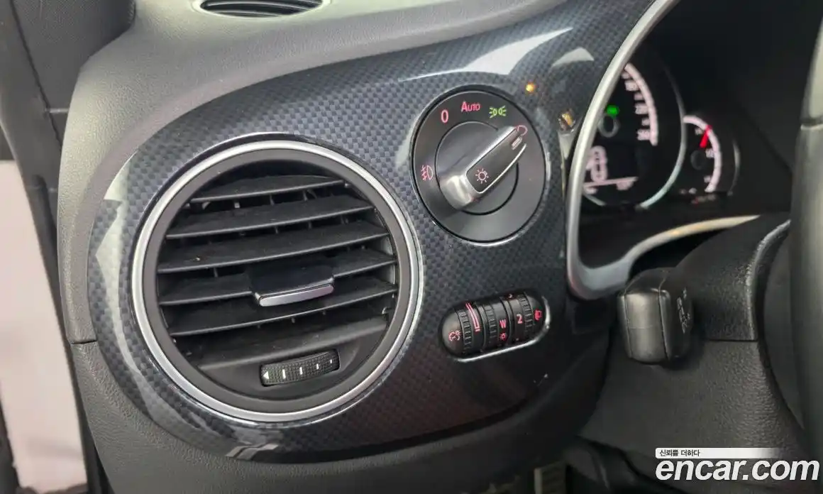 Volkswagen Beatle 2014 2.0 Автомат в Москве № 301352, фото 19