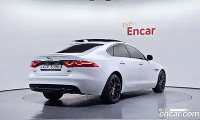 Jaguar XF 2018 2.0 Автомат в Москве № 320213, миниатюра 2