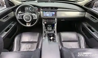 Jaguar XF 2018 2.0 Автомат в Москве № 320213, миниатюра 4