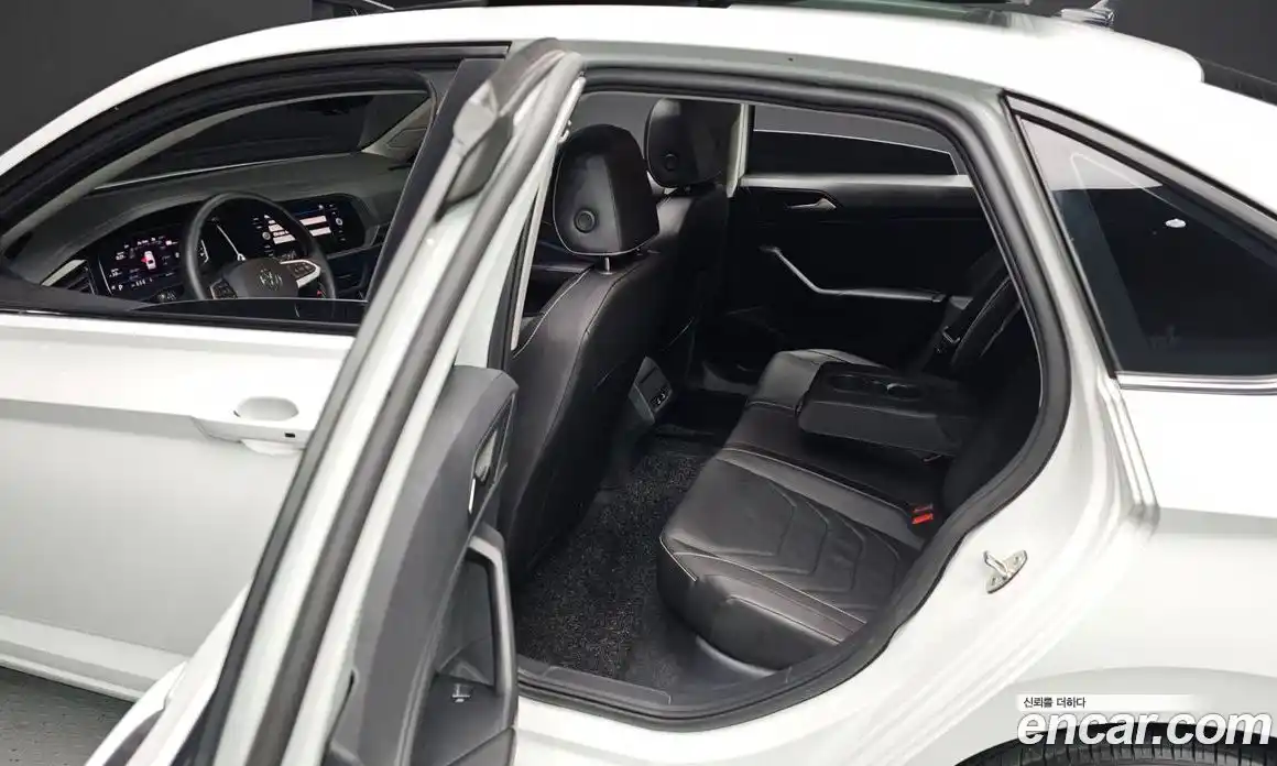 Volkswagen Jetta 2023 1.5 Автомат в Москве № 329727, фото 20