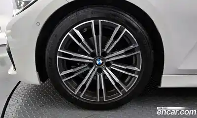BMW 3-Series, 2019