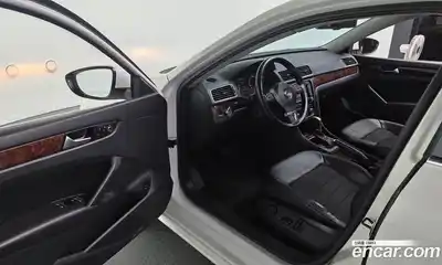 Volkswagen Passat 2012 2.0 Автомат в Москве № 358960, миниатюра 11