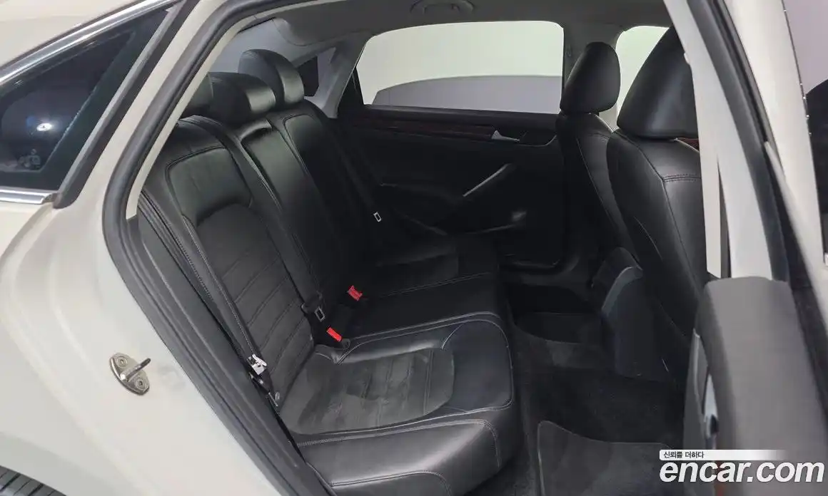 Volkswagen Passat 2012 2.0 Автомат в Москве № 358960, фото 12