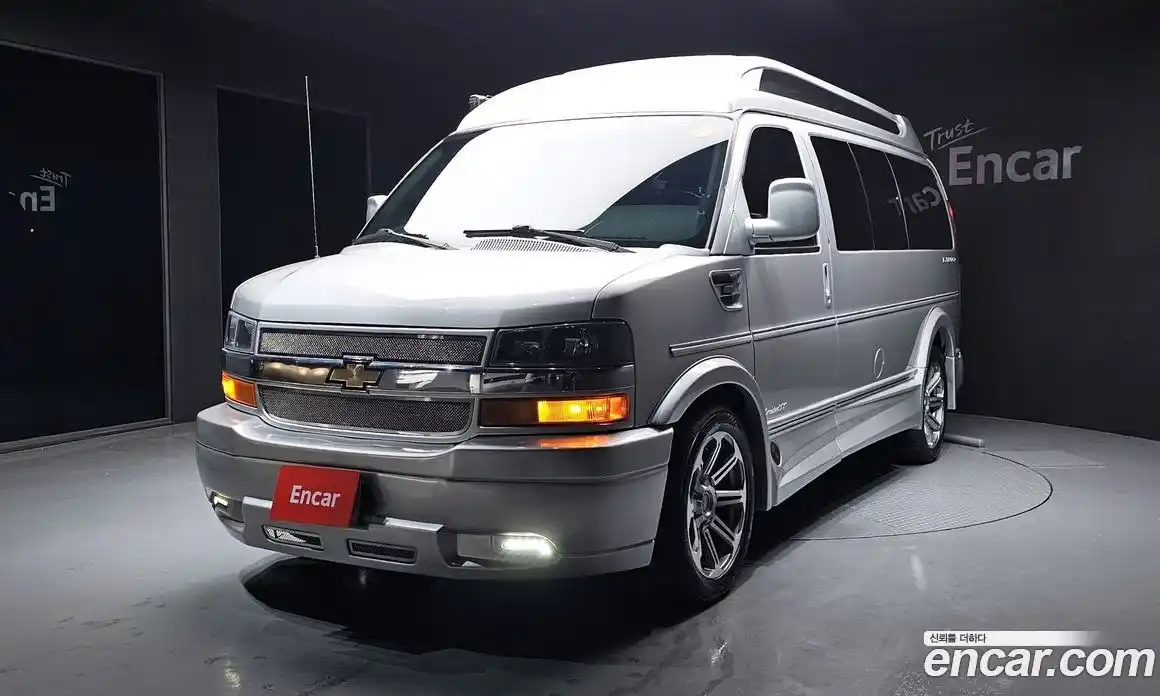 Chevrolet Express Van 2017 6.0 Автомат в Москве № 363505, фото 1