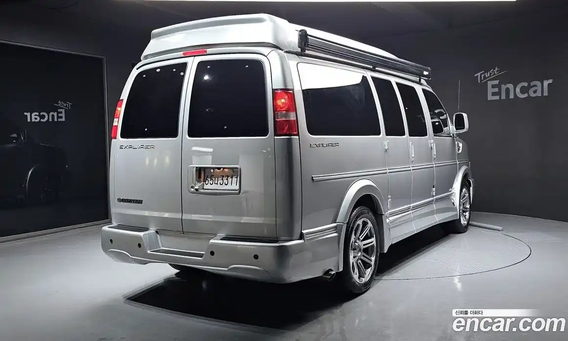 Chevrolet Express Van 2017 6.0 Автомат в Москве № 363505, фото 2