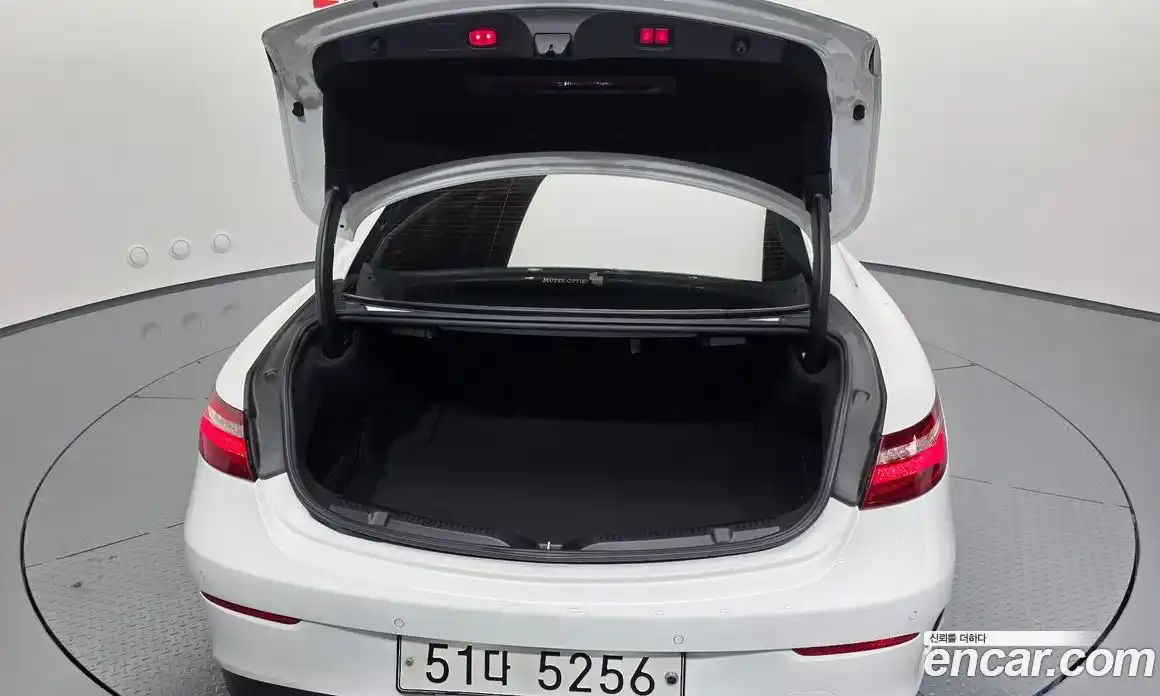 Mercedes-Benz E-Class 2019 1.9 Автомат в Москве № 372173, фото 19