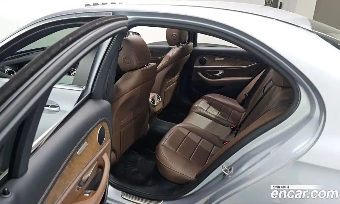 Mercedes-Benz E-Class 2021 2.0 Автомат в Москве № 372584, фото 13