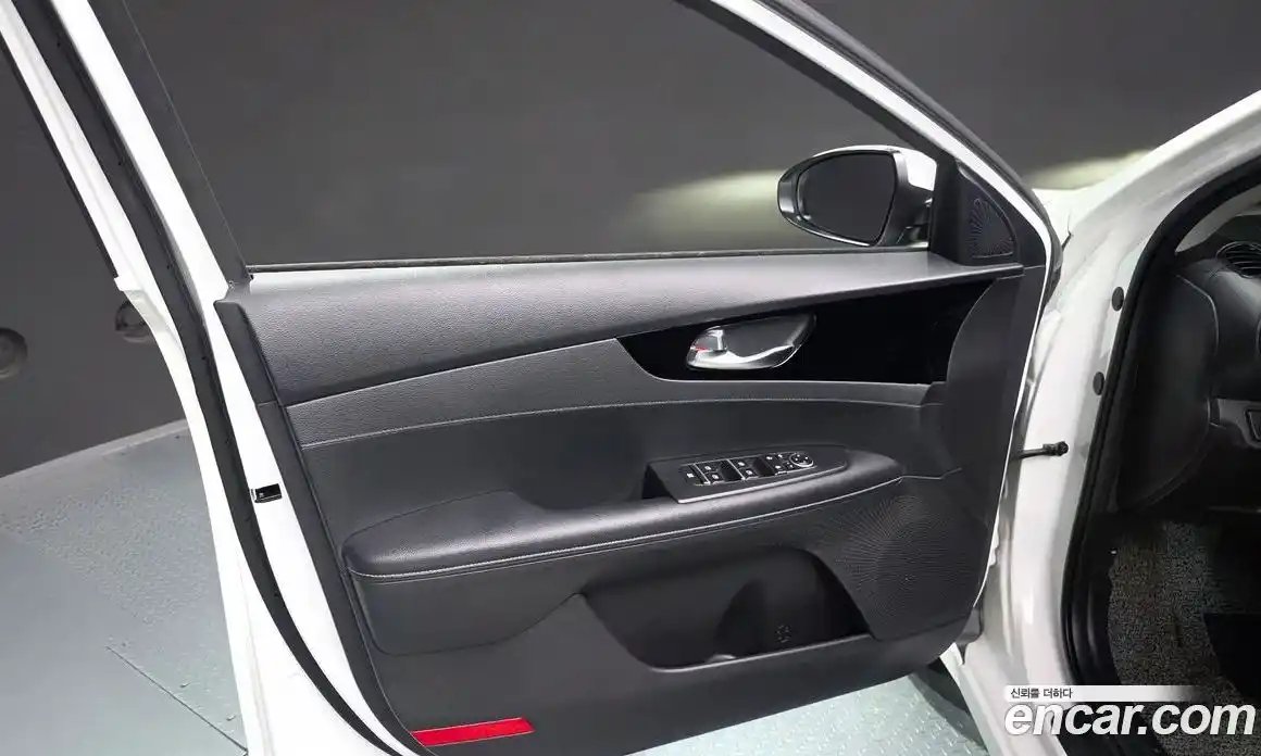 Kia K3 2022 1.6 Автомат в Москве № 385019, фото 19