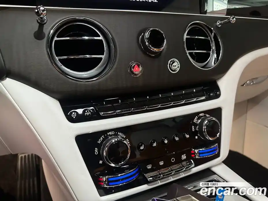 Rolls-Royce Spectre 2024 0.3 Автомат в Москве № 407301, фото 15