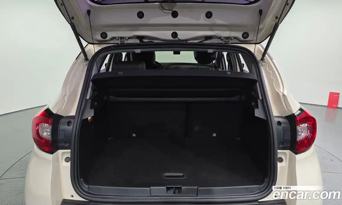 Renault QM3 2016 1.5 Автомат в Москве № 424072, фото 20