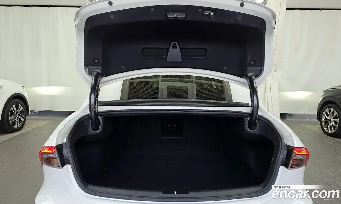 Hyundai Grandeur 2022 2.5 Автомат в Москве № 42850, фото 4