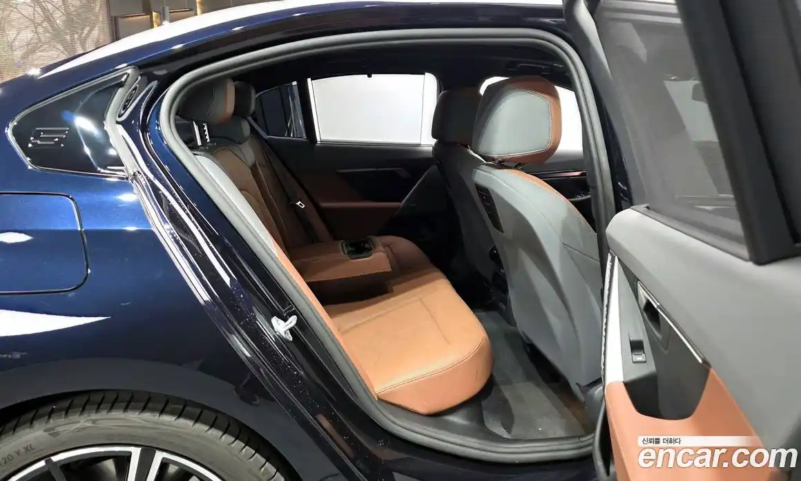 BMW 5-Series 2025 2.0 Автомат в Москве № 463548, фото 11