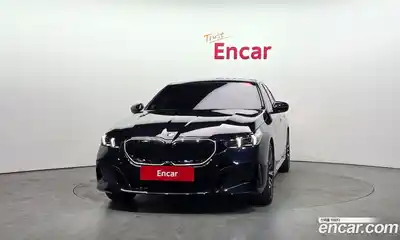 BMW 5-Series 2025 2.0 Автомат в Москве № 463548, миниатюра 2