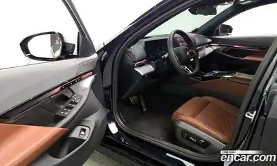 BMW 5-Series 2025 2.0 Автомат в Москве № 463548, миниатюра 9