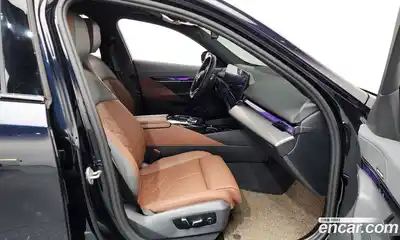 BMW 5-Series 2025 2.0 Автомат в Москве № 463717, миниатюра 11