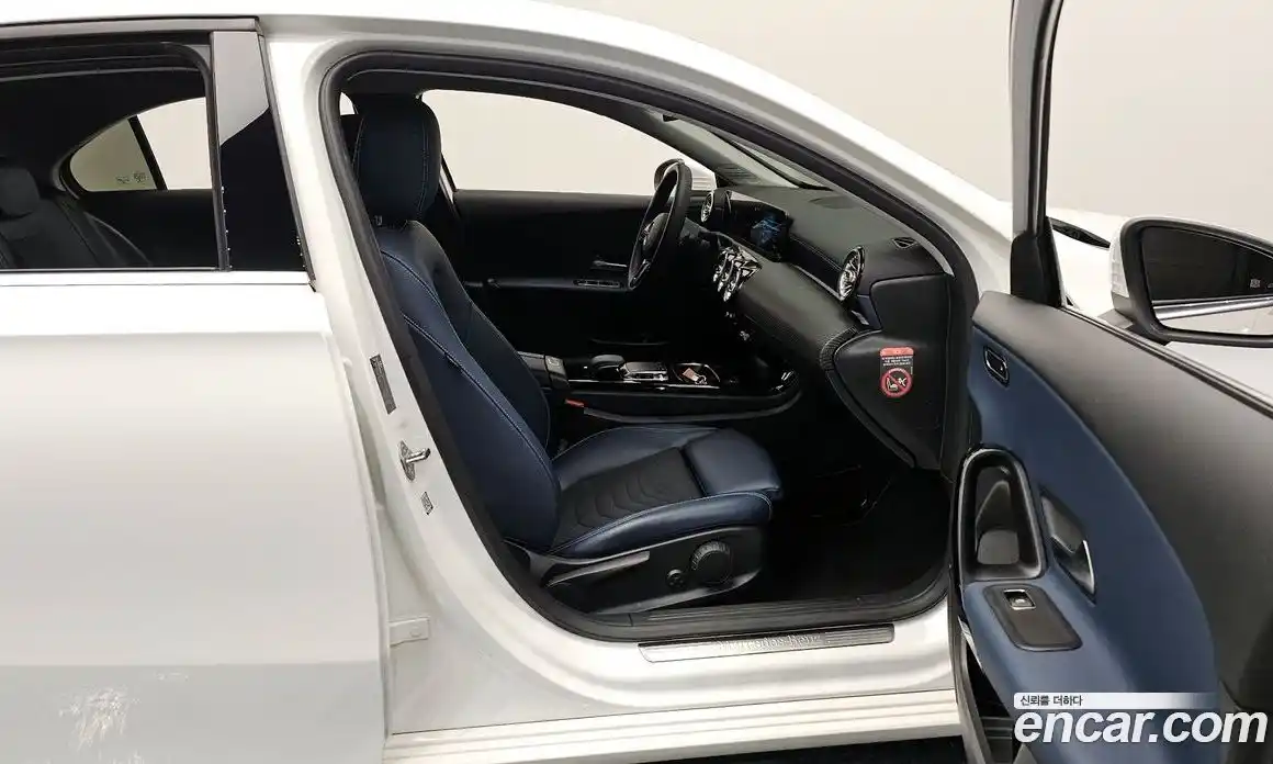 Mercedes-Benz A-Class 2020 2.0 Автомат в Москве № 466237, фото 11