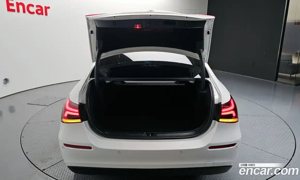 Mercedes-Benz A-Class 2020 2.0 Автомат в Москве № 466237, фото 20