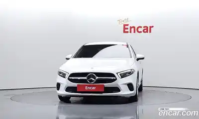 Mercedes-Benz A-Class 2020 2.0 Автомат в Москве № 466237, миниатюра 3