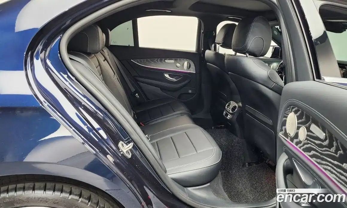 Mercedes-Benz E-Class 2022 2.0 Автомат в Москве № 466379, фото 12
