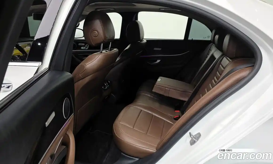 Mercedes-Benz E-Class 2017 1.9 Автомат в Москве № 467873, фото 20