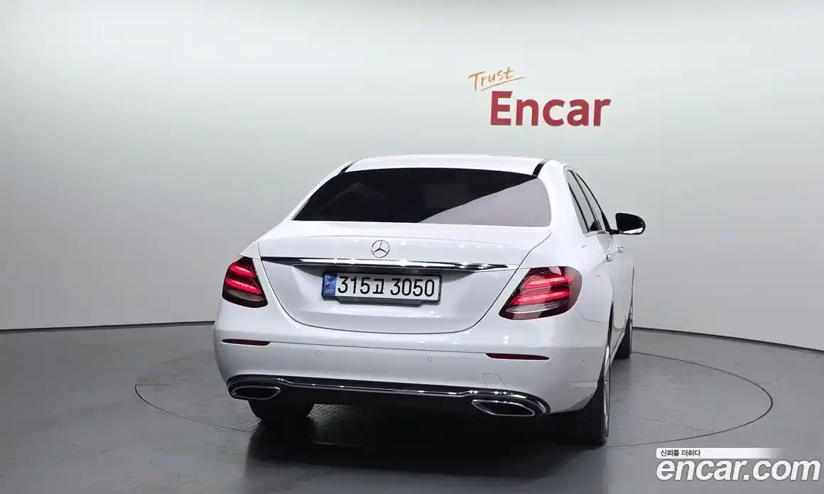 Mercedes-Benz E-Class 2017 1.9 Автомат в Москве № 467873, фото 4