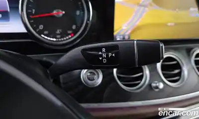 Mercedes-Benz E-Class 2017 1.9 Автомат в Москве № 467873, миниатюра 9