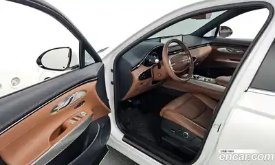 Genesis GV70 2024 2.5 Автомат в Москве № 58372, миниатюра 2