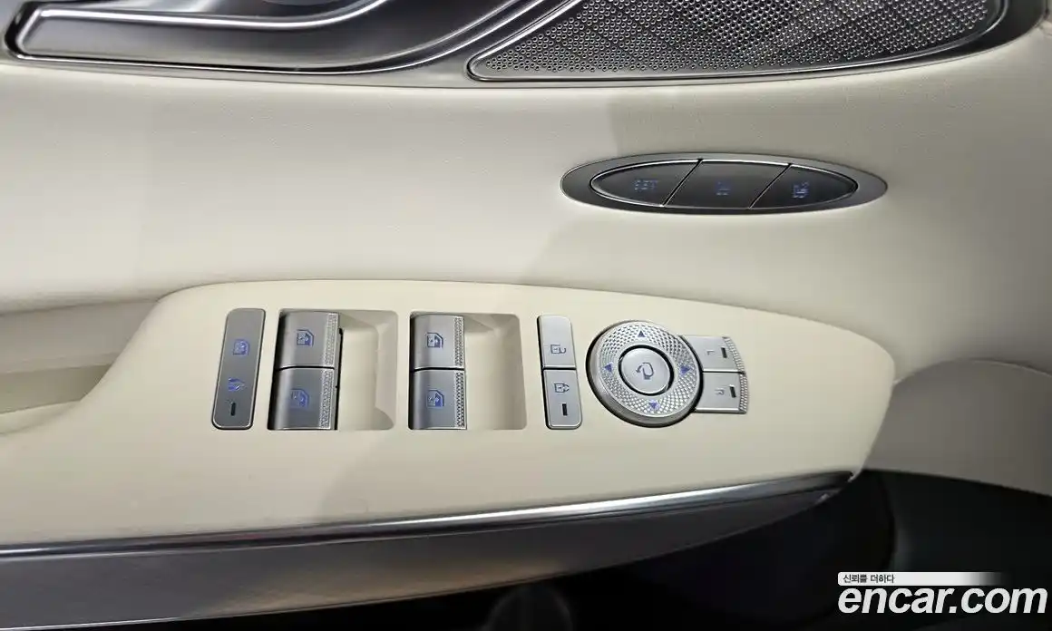 Genesis GV70 2024 0.1 Автомат в Москве № 76575, фото 13