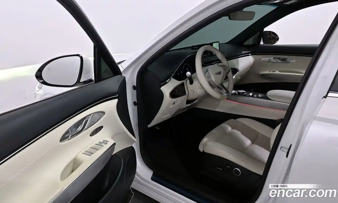 Genesis GV70 2024 0.1 Автомат в Москве № 76575, фото 3