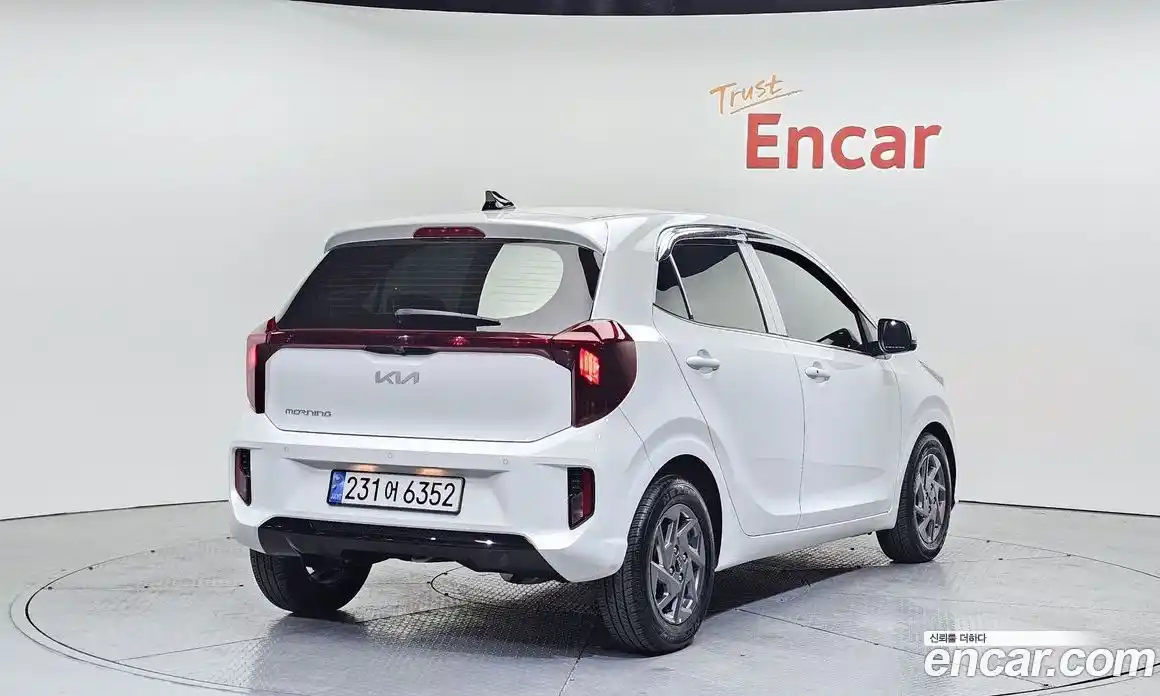 Kia Morning 2024 1.0 Автомат в Москве № 100979, фото 1