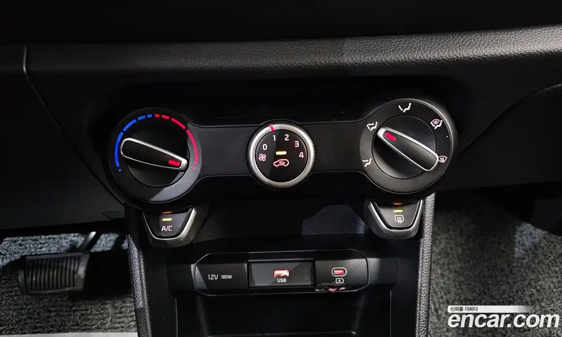 Kia Morning 2024 1.0 Автомат в Москве № 100979, фото 16