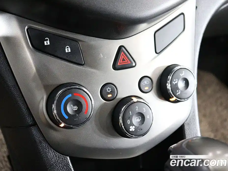 Chevrolet Aveo 2015 1.4 Автомат в Москве № 103244, фото 13