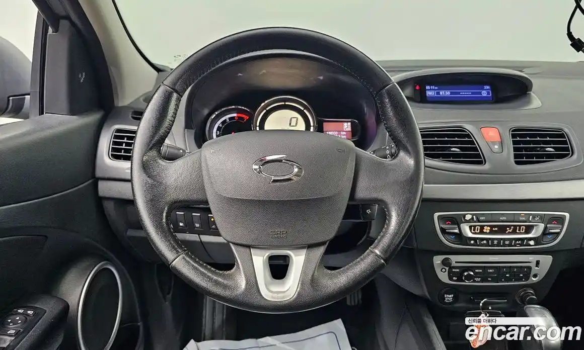 Renault SM3 2017 1.6 Автомат в Москве № 106500, фото 11