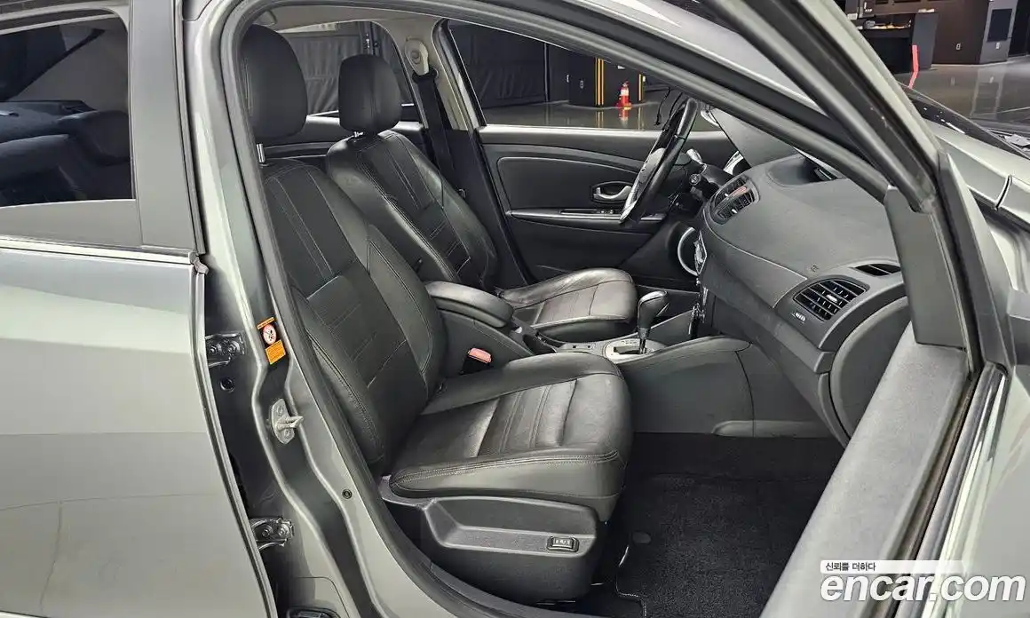 Renault SM3 2017 1.6 Автомат в Москве № 106500, фото 18