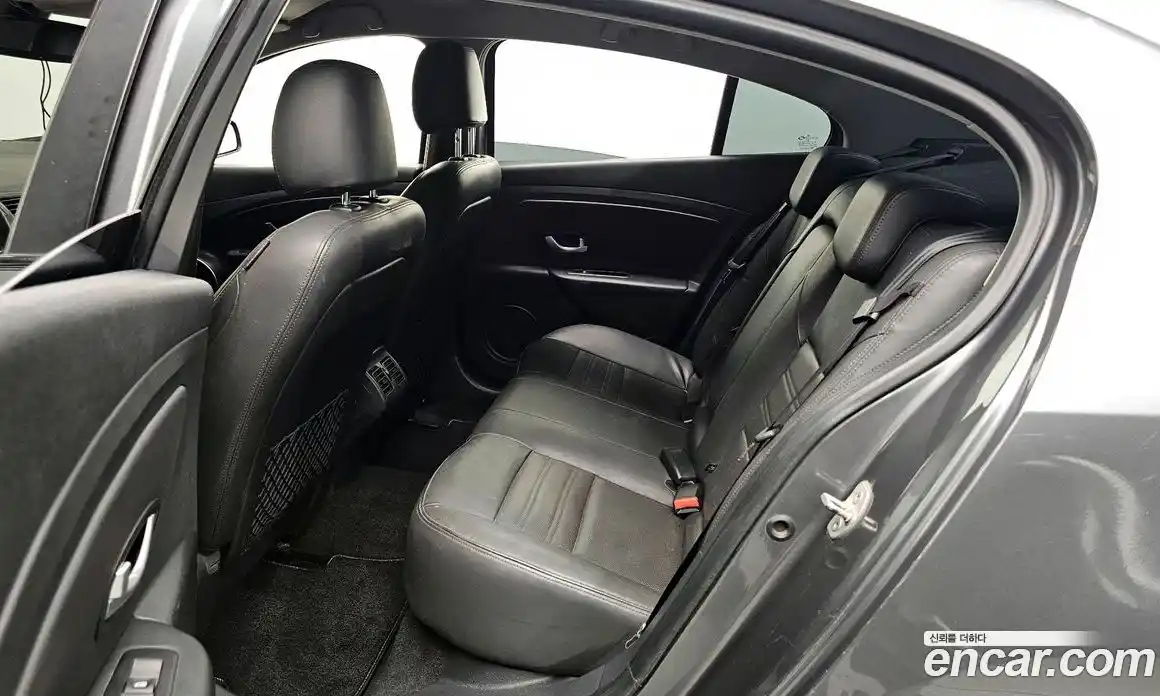 Renault SM3 2017 1.6 Автомат в Москве № 106500, фото 6