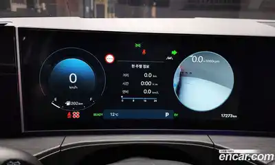 Hyundai Santa Fe 2024 1.6 Автомат в Москве № 107792, миниатюра 8