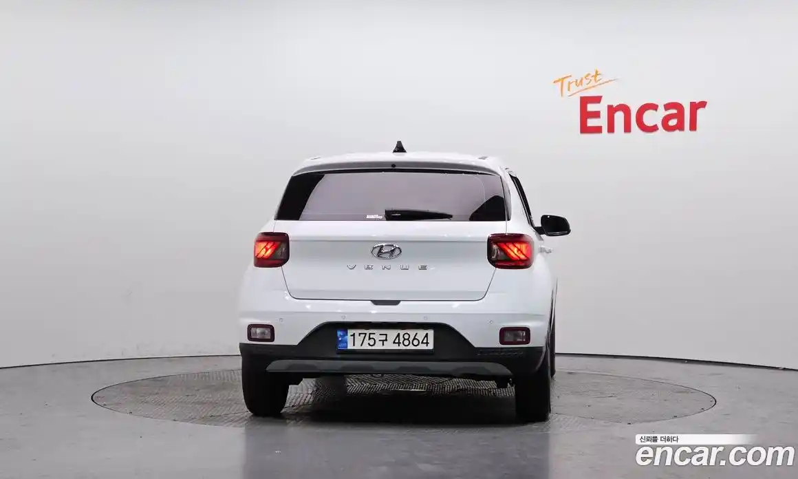 Hyundai Venue 2022 1.6 Автомат в Москве № 108745, фото 4