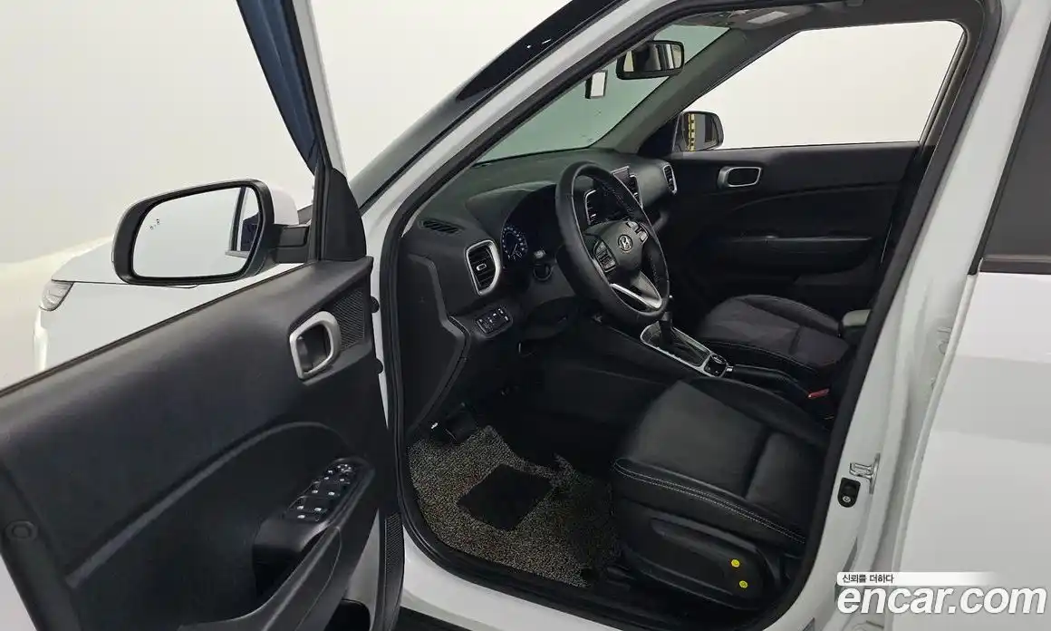 Hyundai Venue 2022 1.6 Автомат в Москве № 108745, фото 10