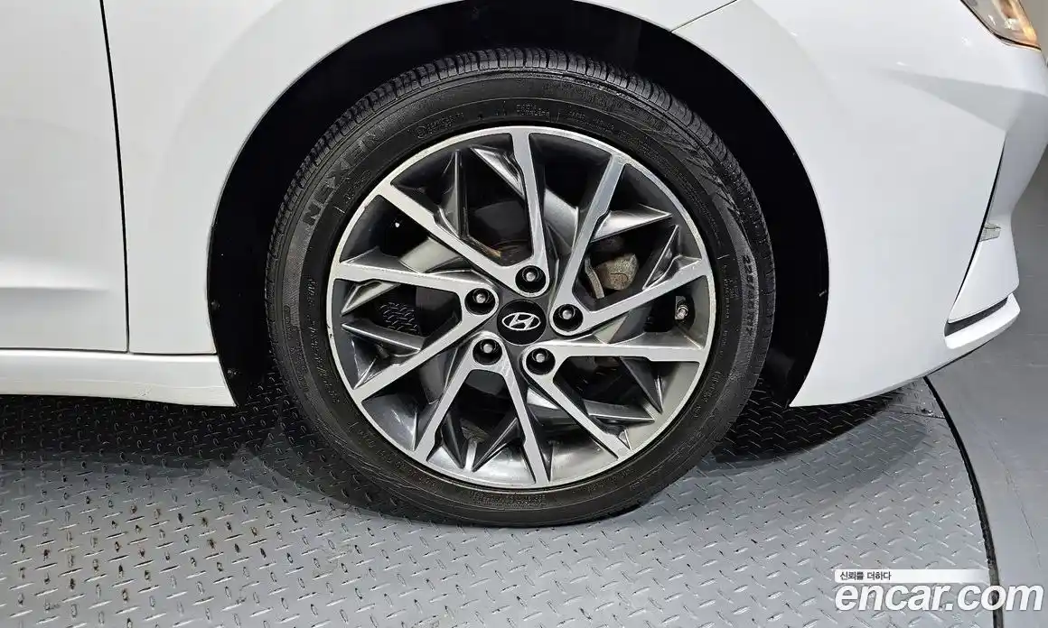 Hyundai Avante 2019 1.6 Автомат в Москве № 108898, фото 13