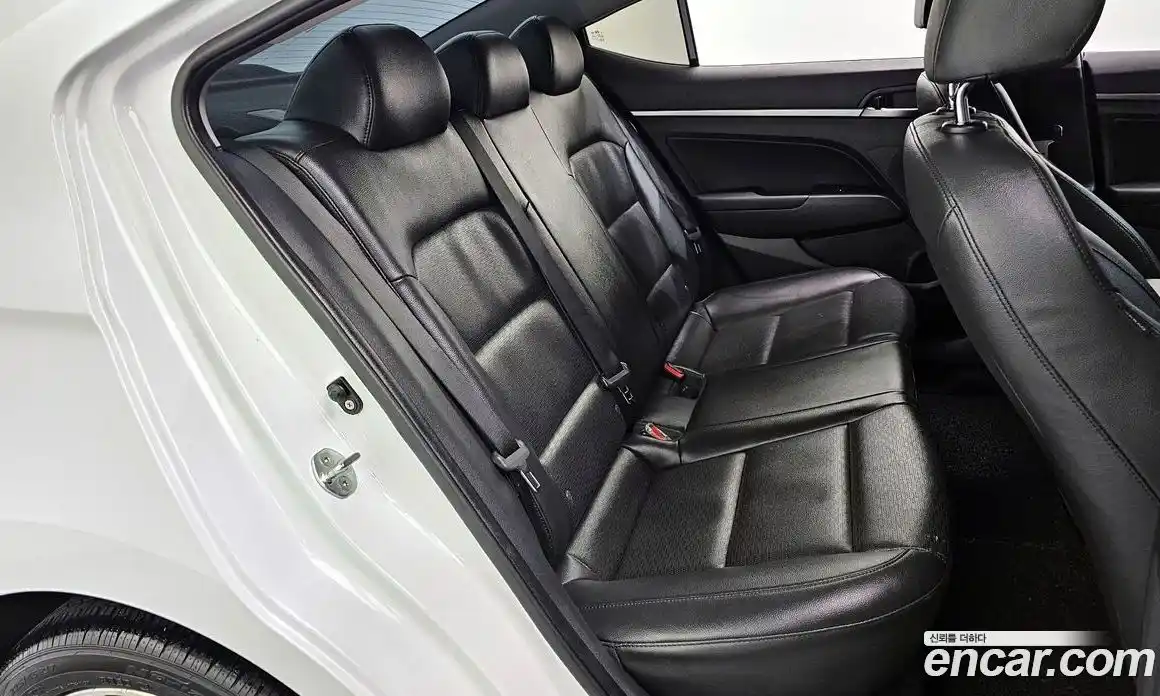 Hyundai Avante 2019 1.6 Автомат в Москве № 108898, фото 15