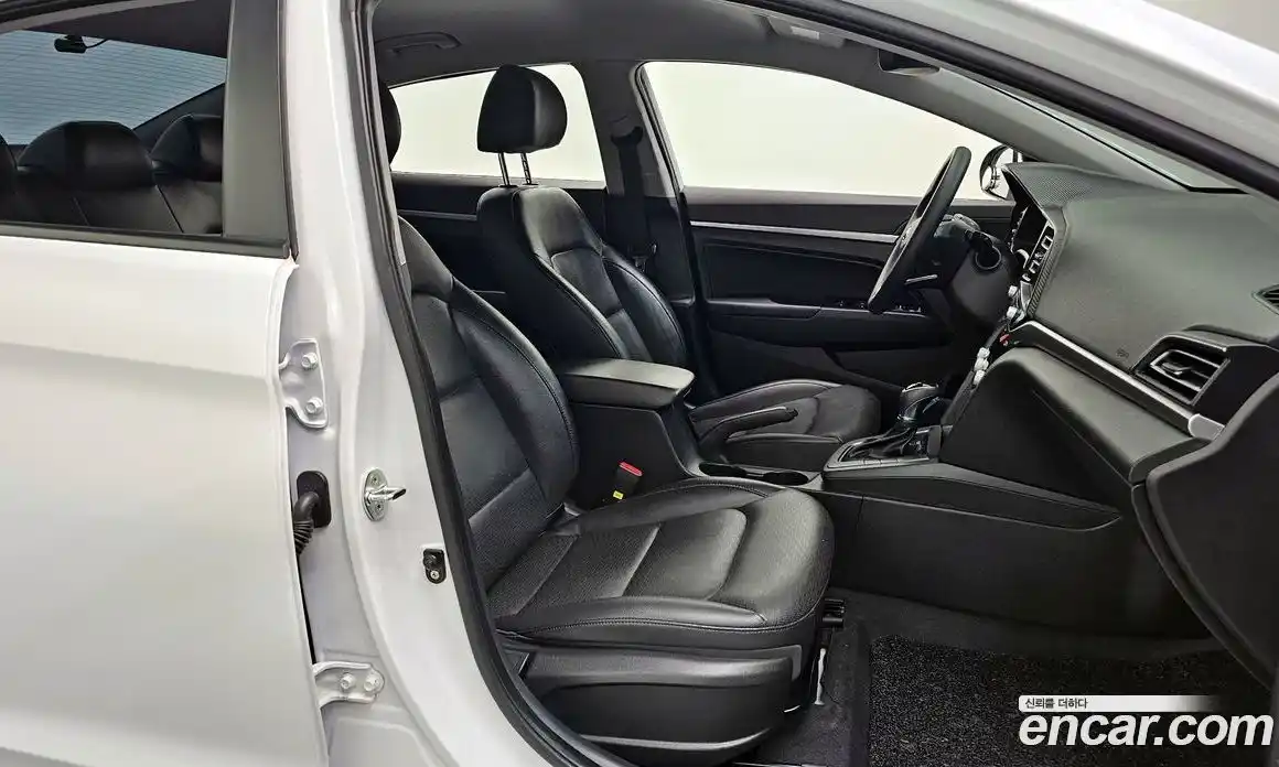 Hyundai Avante 2019 1.6 Автомат в Москве № 108898, фото 16