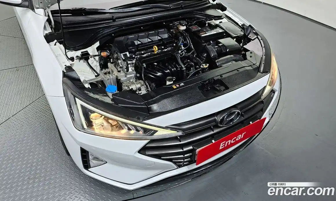 Hyundai Avante 2019 1.6 Автомат в Москве № 108898, фото 4