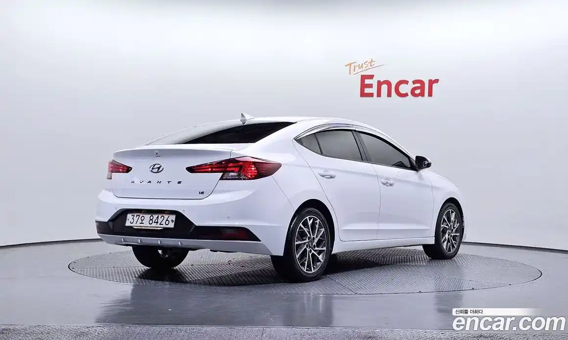 Hyundai Avante 2019 1.6 Автомат в Москве № 108898, фото 5